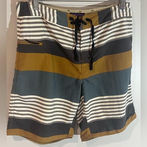 Men’s 33W Patagonia Brown Gray Lined Swim Trunks Pockets - Picture 1 of 5